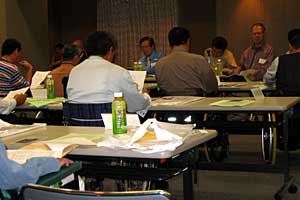 ��\�҉�c�őS�̂̓��������Ǝ��O�ł����킹