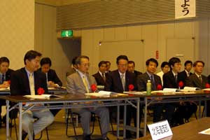 �F�s�{�s���㗝�@��|�ے��@�O�񍶂Q��l��