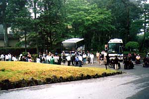 �����̒��𓌏Ƌ{���ԏ�֓���